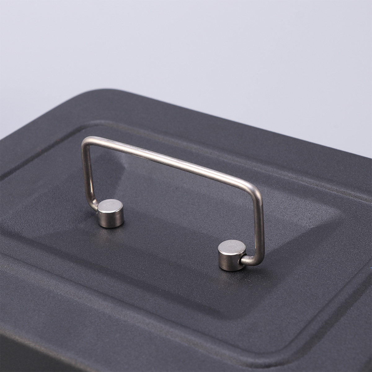 頑丈な金属製キャッシュボックス。組み合わせ式の鍵でセキュリテ - Lockbox Key Secure のレビューと価格